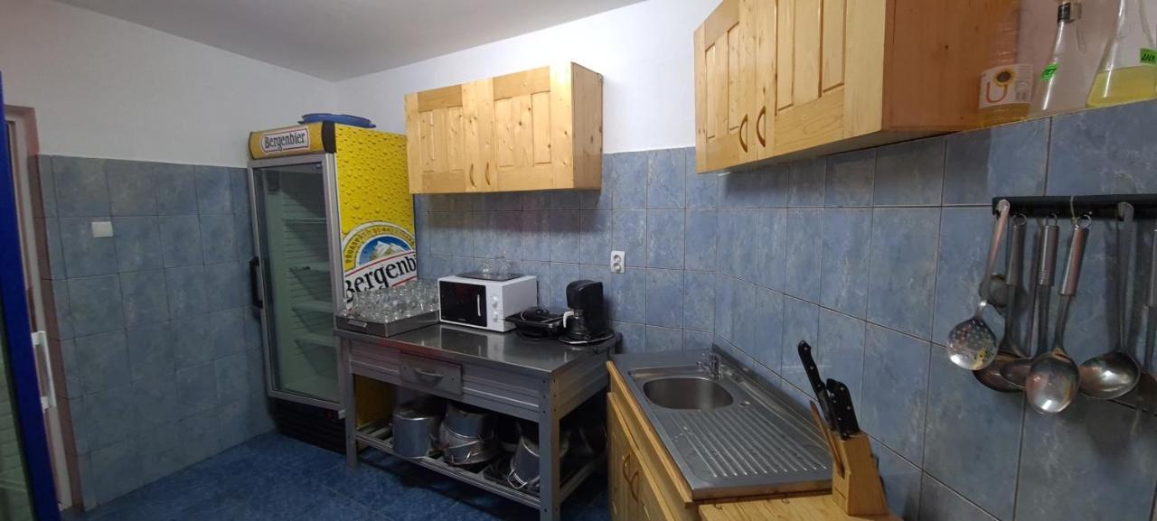 Pensiunea Aurora - Great Hostel Voineasa Extérieur photo