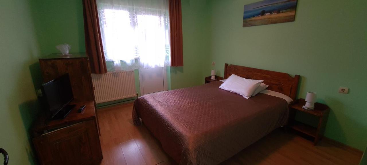 Pensiunea Aurora - Great Hostel Voineasa Extérieur photo
