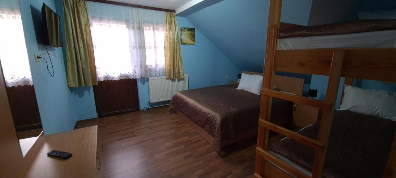 Pensiunea Aurora - Great Hostel Voineasa Extérieur photo